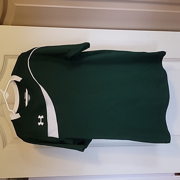 Under Armour Other - Under Armour short sleeve t shirt. Heat Gear size ymd